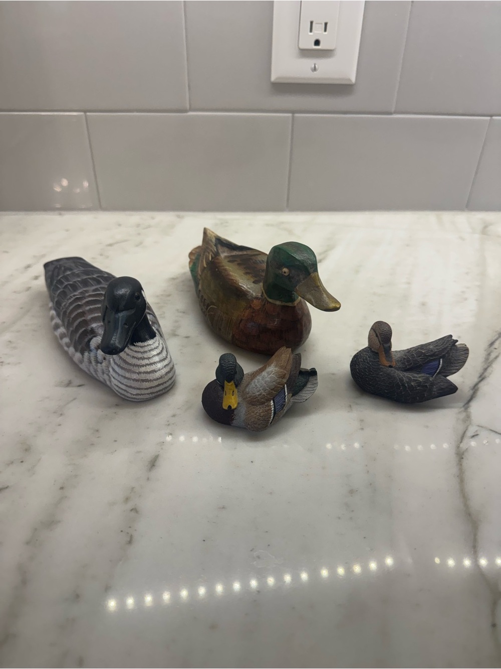 Vintage Duck figurines (4) small
